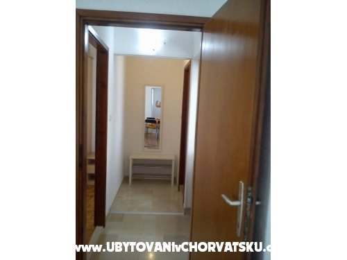 Apartmaji Krvavica - Baka Voda Hrvaka