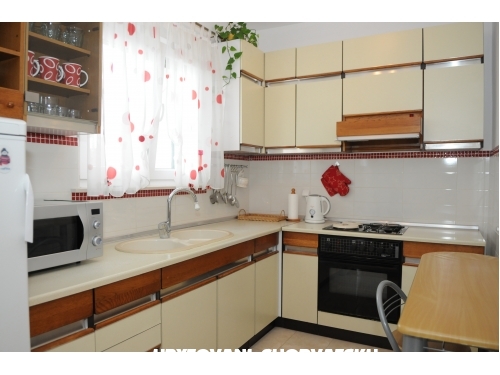 Apartmny Jeina - Betina Chorvtsko