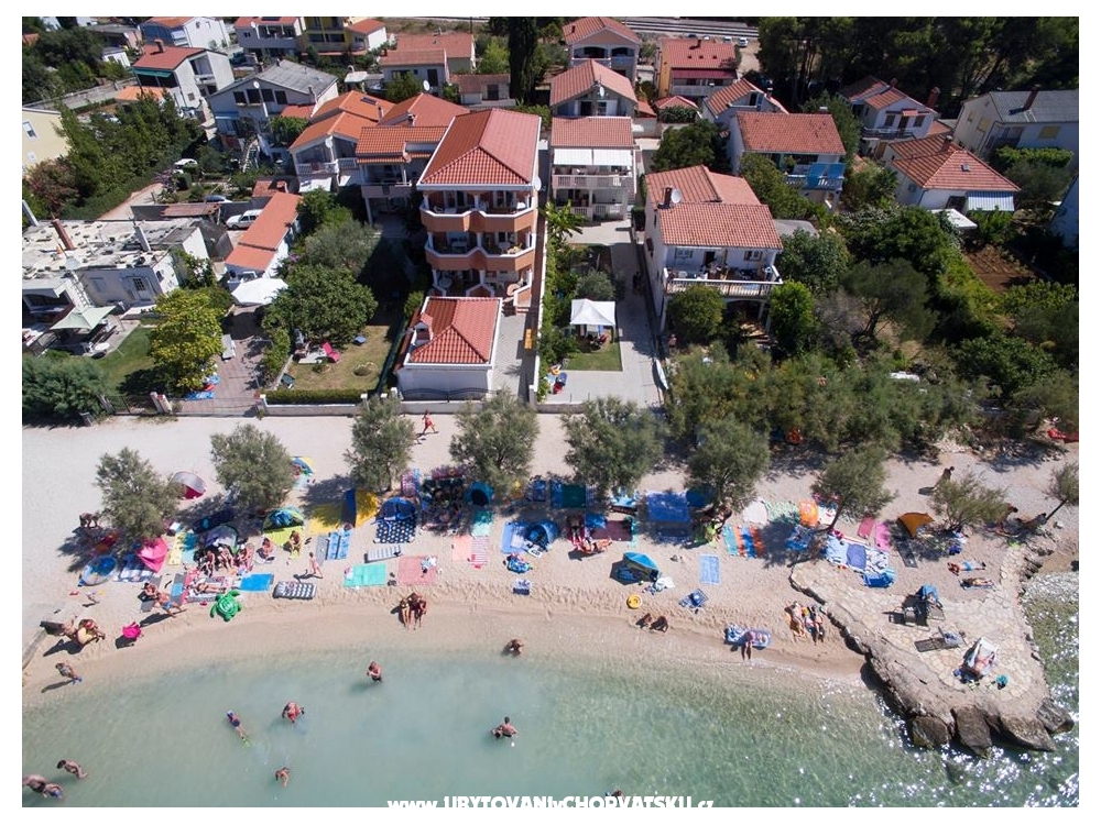 Apartmaji na plaži - Bibinje Hrvaška