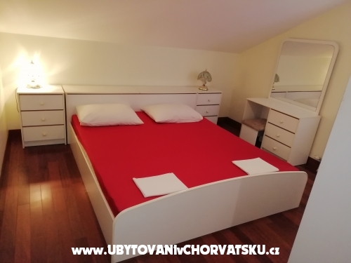 Apartmaji Mara 2 - Biograd Hrvaška