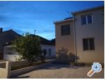 Apartmanok Maris - Blace Horvtorszg