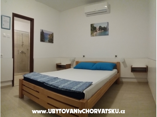 Apartmaji Marinović - Brač Hrvaška