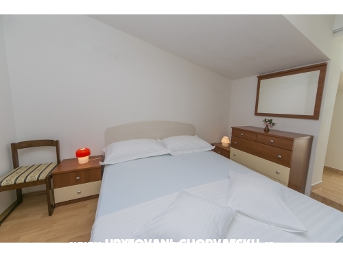 Apartmanok Joni - Brela Horvtorszg