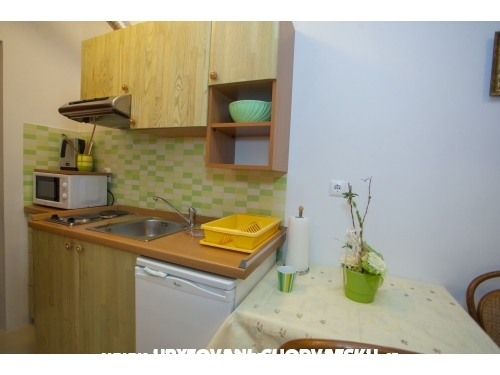 Apartmanok Joni - Brela Horvtorszg