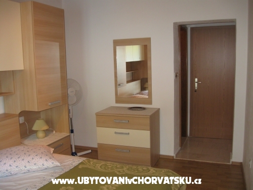 Apartmanok Ursi arko - Brela Horvtorszg