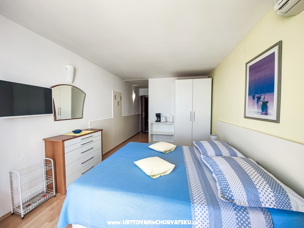 Szobk and Apartmants Medic - Brela Horvtorszg