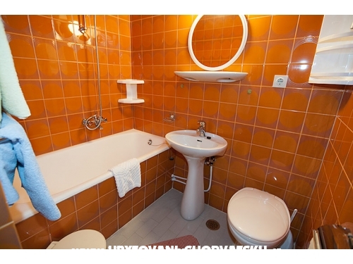 Szobk and Apartmants Medic - Brela Horvtorszg