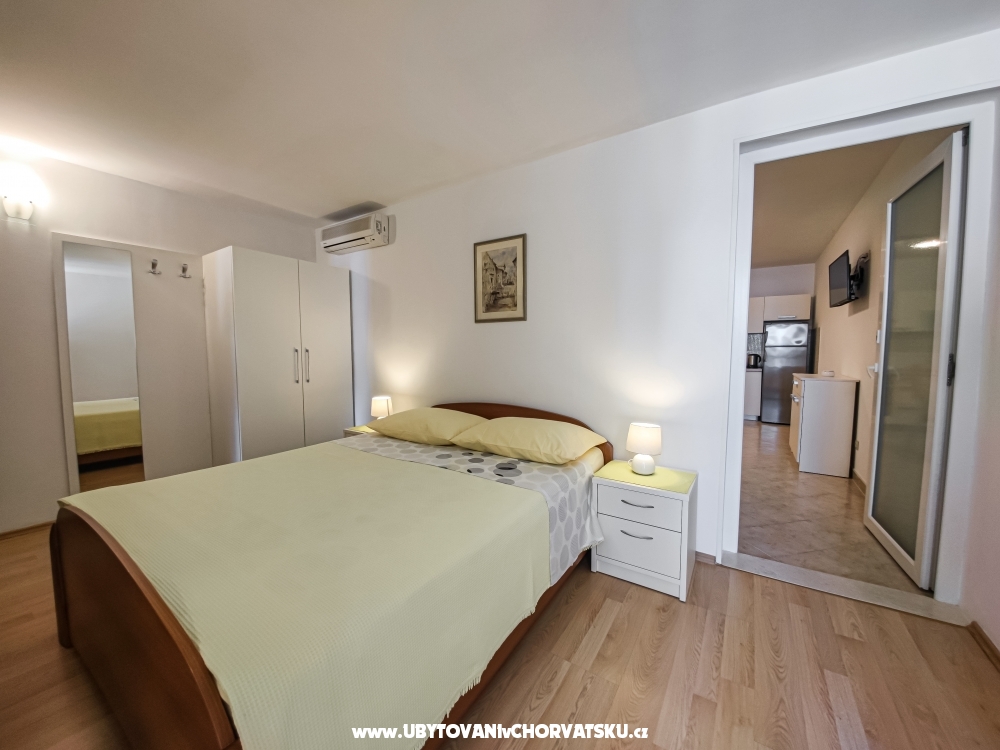 Szobk and Apartmants Medic - Brela Horvtorszg