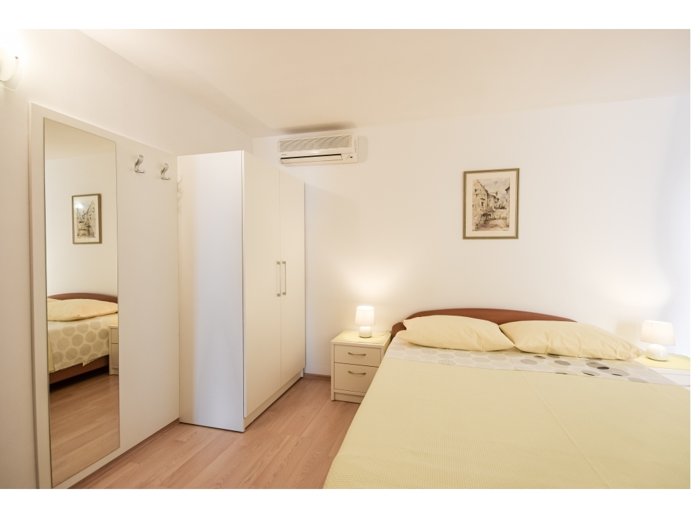 Szobk and Apartmants Medic - Brela Horvtorszg