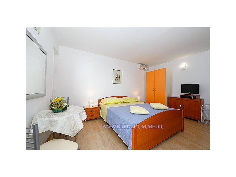 Szobk and Apartmants Medic - Brela Horvtorszg
