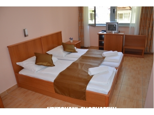 Pension MOL - Drvenik Croatia