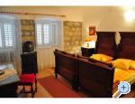 Apartments & room Giron