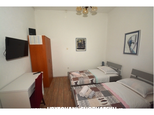 Apartments Vlade - Dugi Rat Croatia
