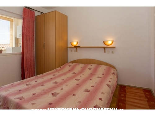 Apartmaji Andrijevi - Gradac  Podaca Hrvaka