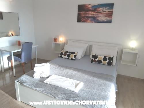 Apartmaji Helena - Gradac  Podaca Hrvaka