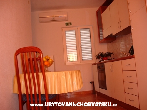 Apartmny Lasic - Gradac  Podaca Chorvtsko