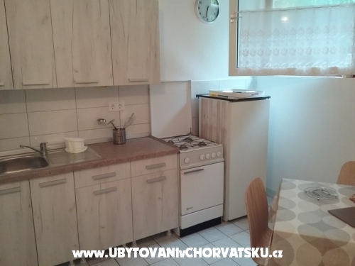 Apartmaji &amp; rooms Brist - Gradac  Podaca Hrvaka
