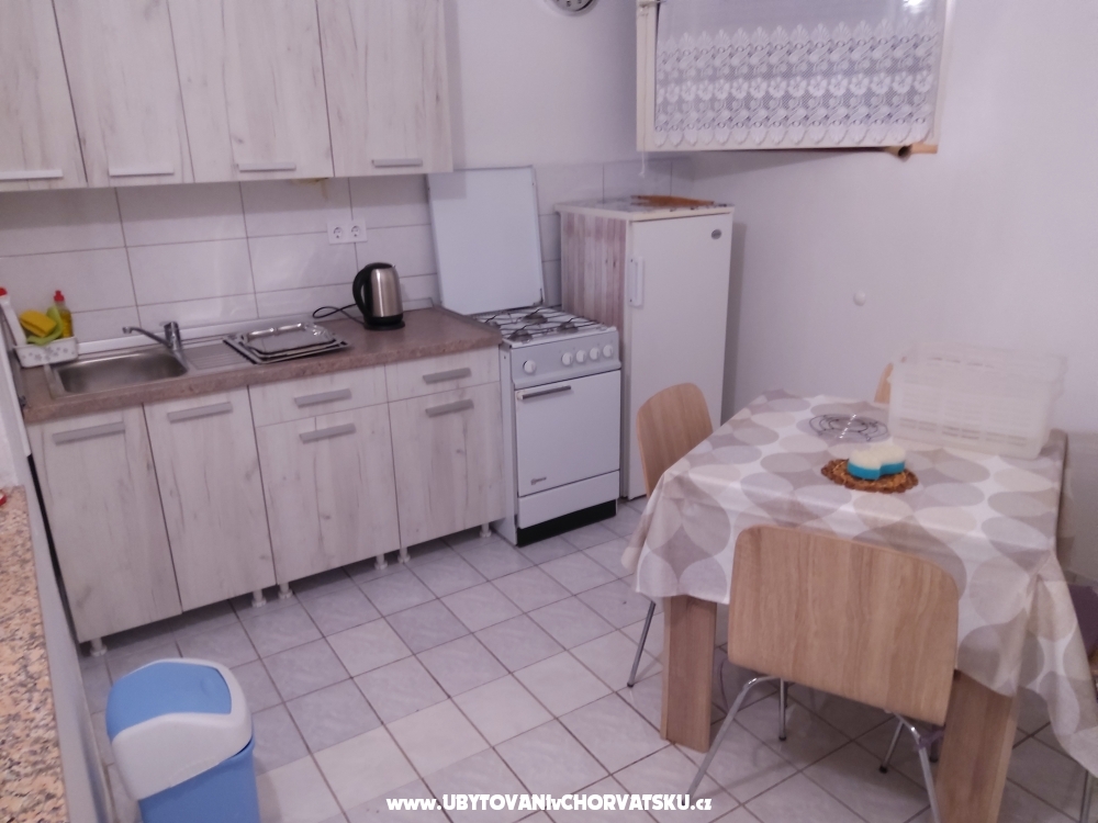 Apartmaji &amp; rooms Brist - Gradac  Podaca Hrvaka