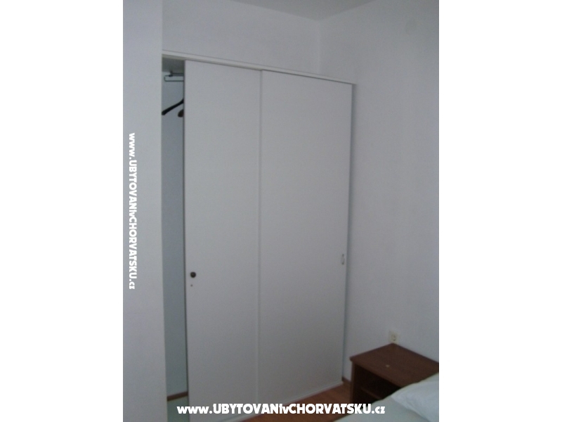 Apartmaji &amp; rooms Brist - Gradac  Podaca Hrvaka