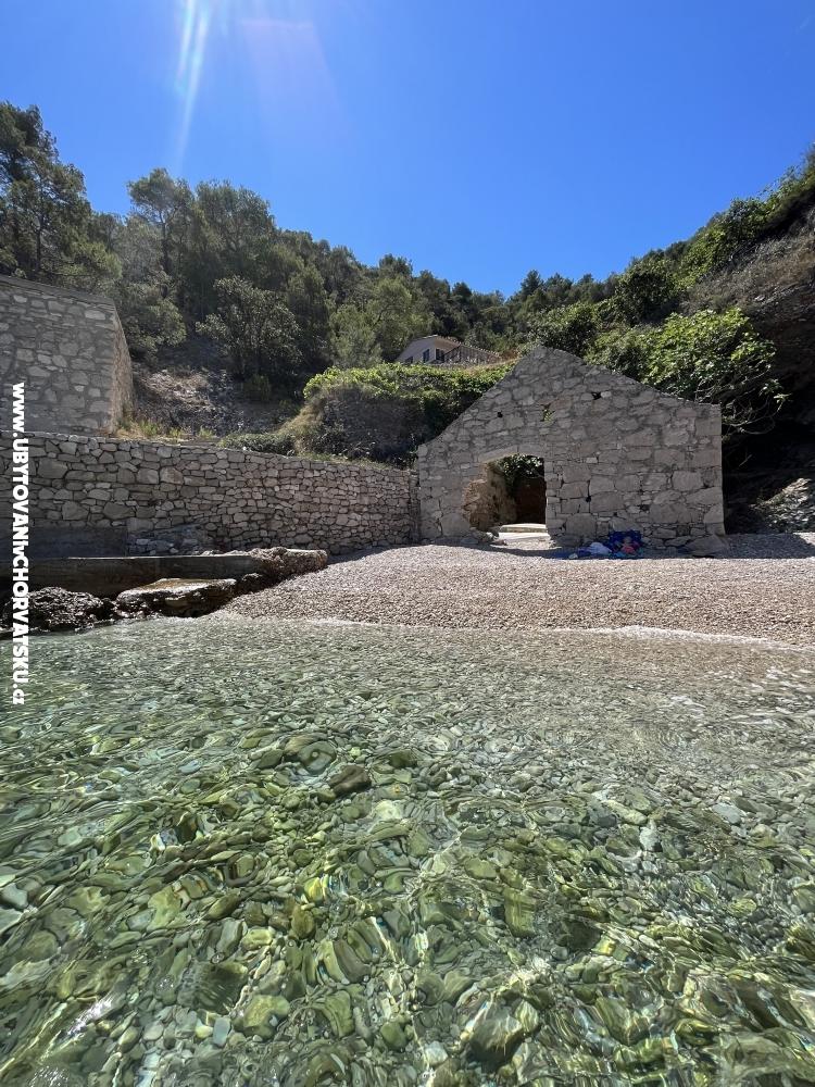 Home alone - ostrov Hvar Hrvaka