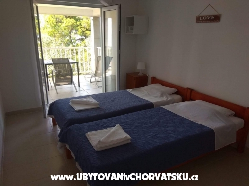 Tigrich apartmani - ostrov Hvar Horvtorszg
