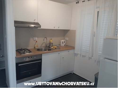 Tigrich apartmani - ostrov Hvar Horvtorszg