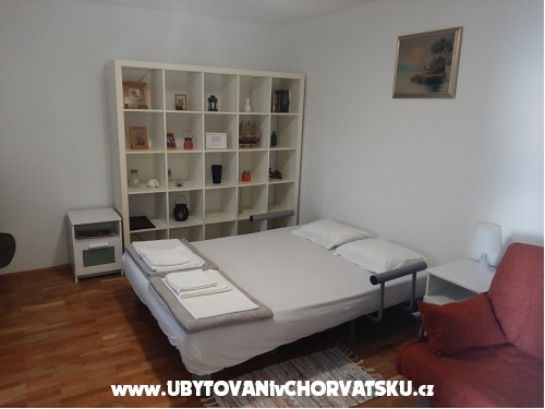 Tigrich apartmani - ostrov Hvar Horvtorszg