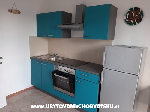 Tigrich apartmani - ostrov Hvar Horvtorszg