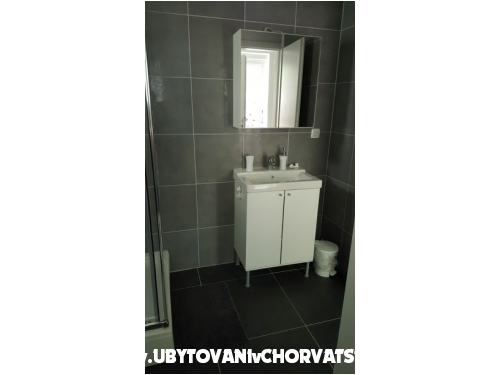 Tigrich apartmani - ostrov Hvar Horvtorszg