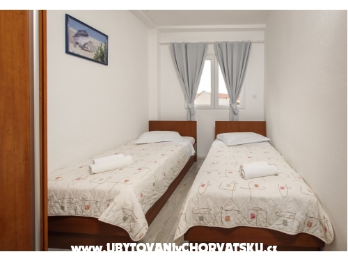 Apartments Karmelo Lulić - Igrane Croatia