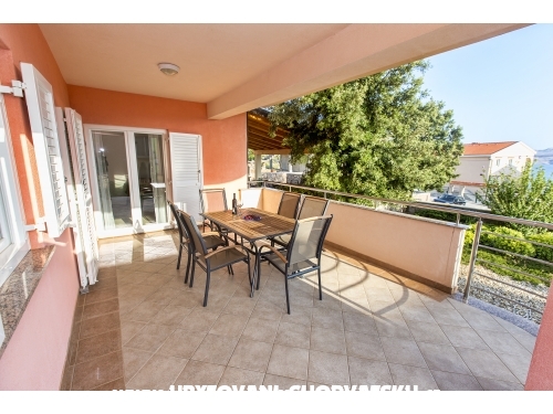 Apartmani Dina - Karlobag Hrvatska