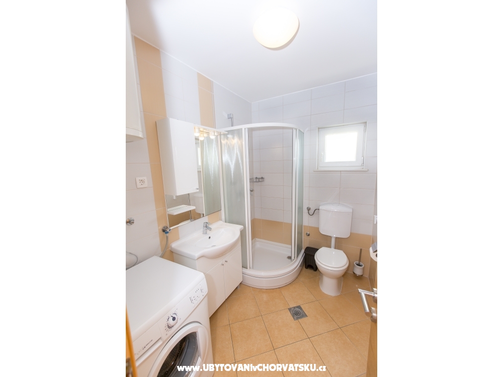 Apartmani Dina - Karlobag Hrvatska
