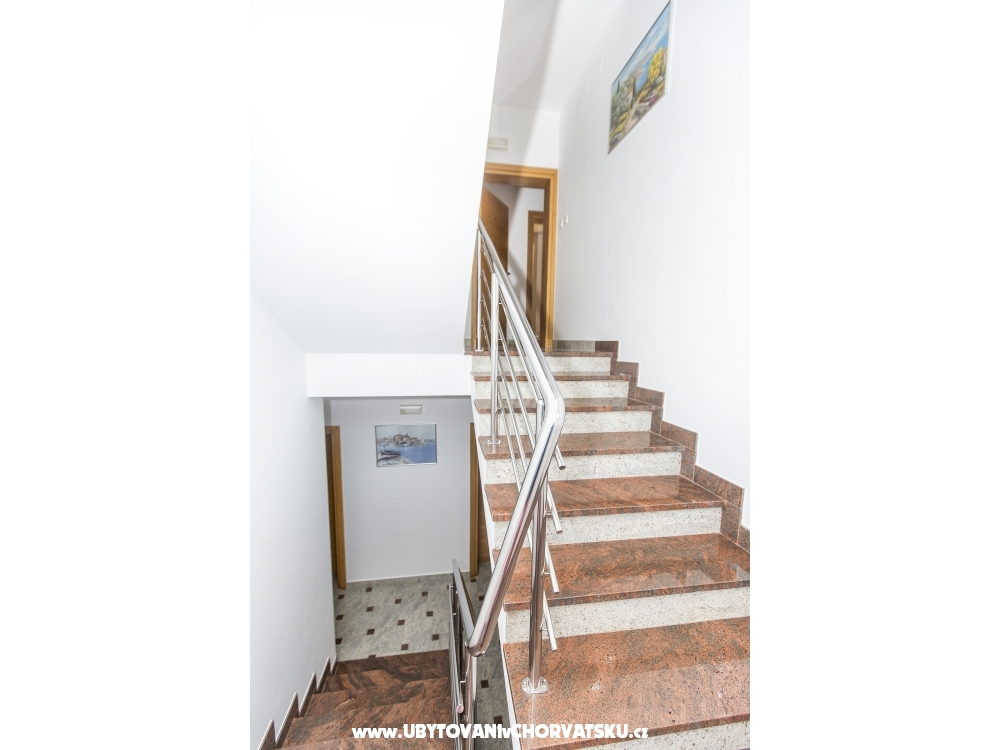 Apartmani Dina - Karlobag Hrvatska