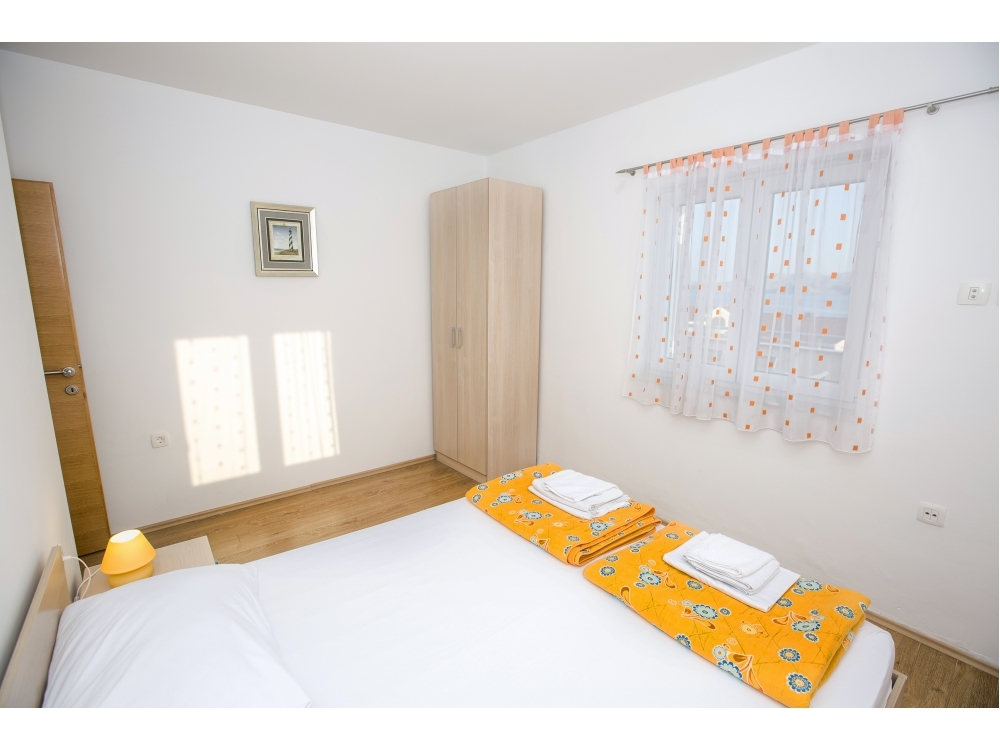 Apartmani Dina - Karlobag Hrvatska