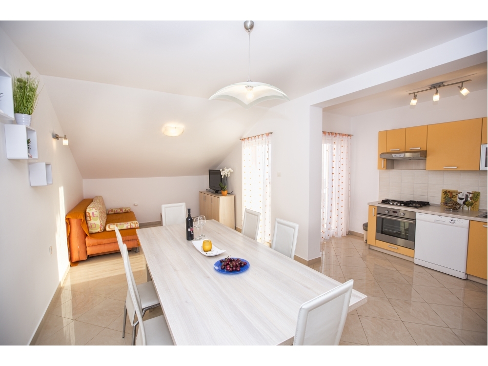 Apartmani Dina - Karlobag Hrvatska