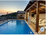 Haus Robert 2 mit Pool Cesarica - Karlobag Kroatien