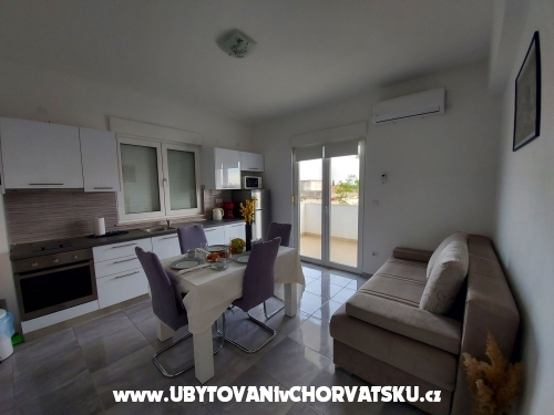 Apartmny Karadza - Katela Chorvtsko