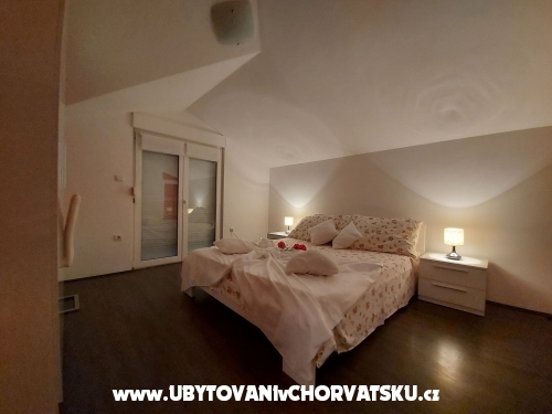 Apartmaji Karadza - Kaštela Hrvaška