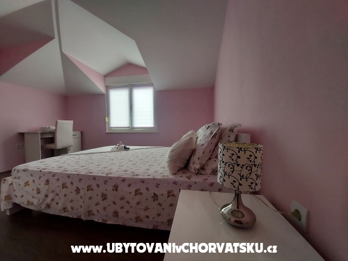 Apartmny Karadza - Katela Chorvtsko