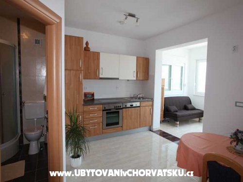 Apartmaji Dana - Makarska Hrvaka