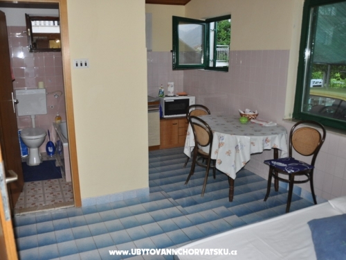 Apartments Sliskovic, 1. line to sea - Makarska Croatia