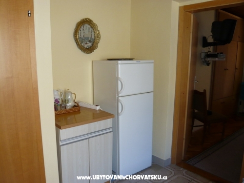 Apartments Sliskovic, 1. line to sea - Makarska Croatia