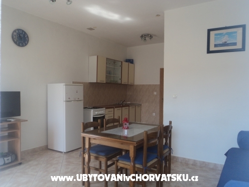 Apartmny Vukelja - Marina  Trogir Chorvtsko