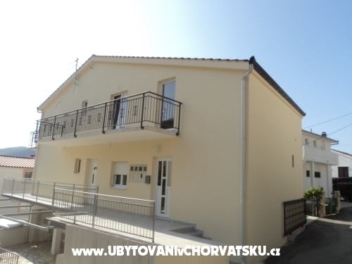 Apartmny Vukelja - Marina  Trogir Chorvtsko