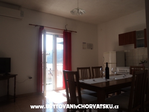 Apartmny Vukelja - Marina  Trogir Chorvtsko