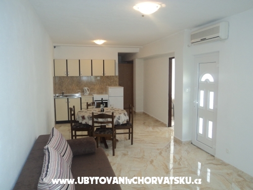 Apartmny Vukelja - Marina  Trogir Chorvtsko