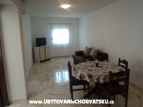 Apartmny Vukelja - Marina  Trogir Chorvtsko