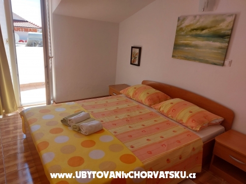 Apartmaji Erceg - Marina – Trogir Hrvaška
