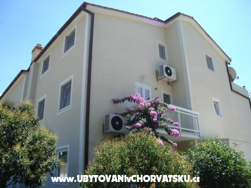 Apartmaji Luka - Marina – Trogir Hrvaška