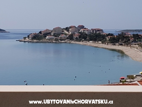 Apartmanok Villa MANDINA medencével - Marina – Trogir Horvátország